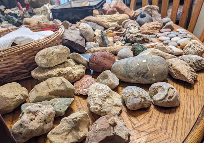 Massive Rocks and Minerals