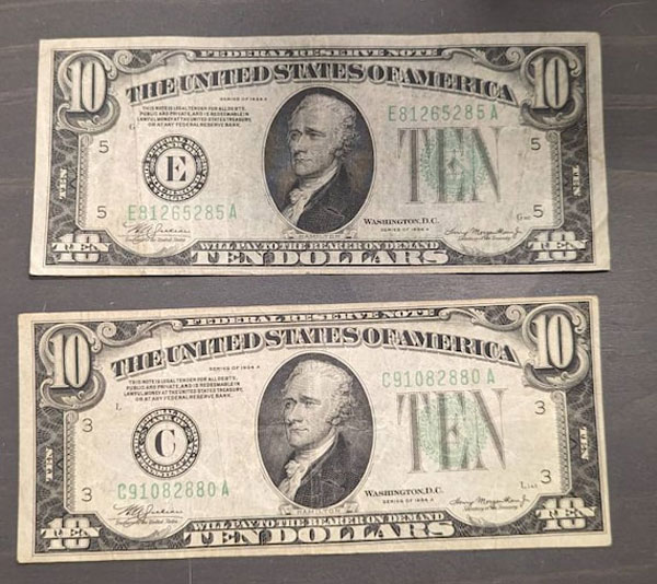 2x Dollar Bills